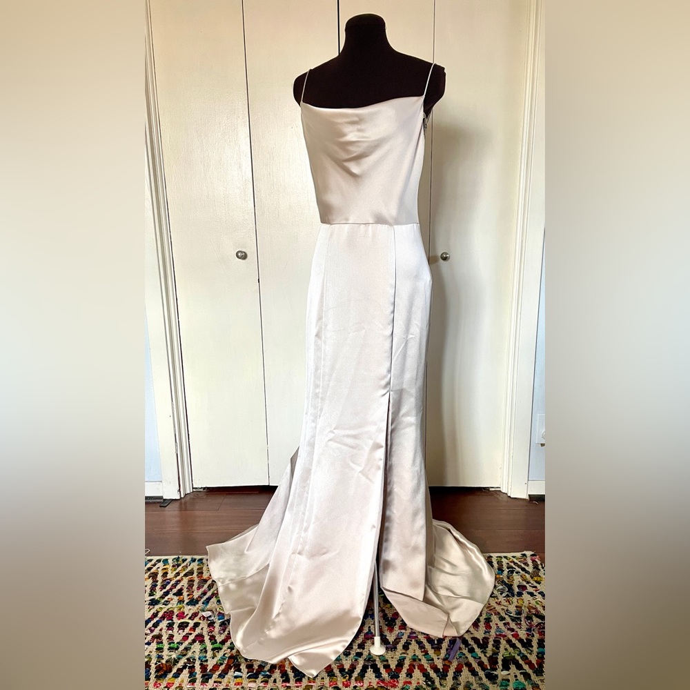 Amsale CHLOE in Champagne size 6